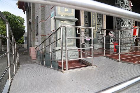 適合行動不便老人旅遊景點 北港朝天宮無障礙參拜動線